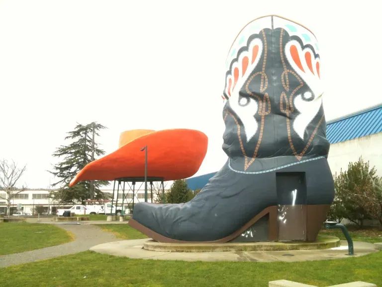Hat n’ Boots Park – Seattle, WA 🤠👢