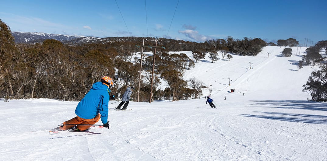 A skier at Sewlyn Snow Resort prior to 2020.