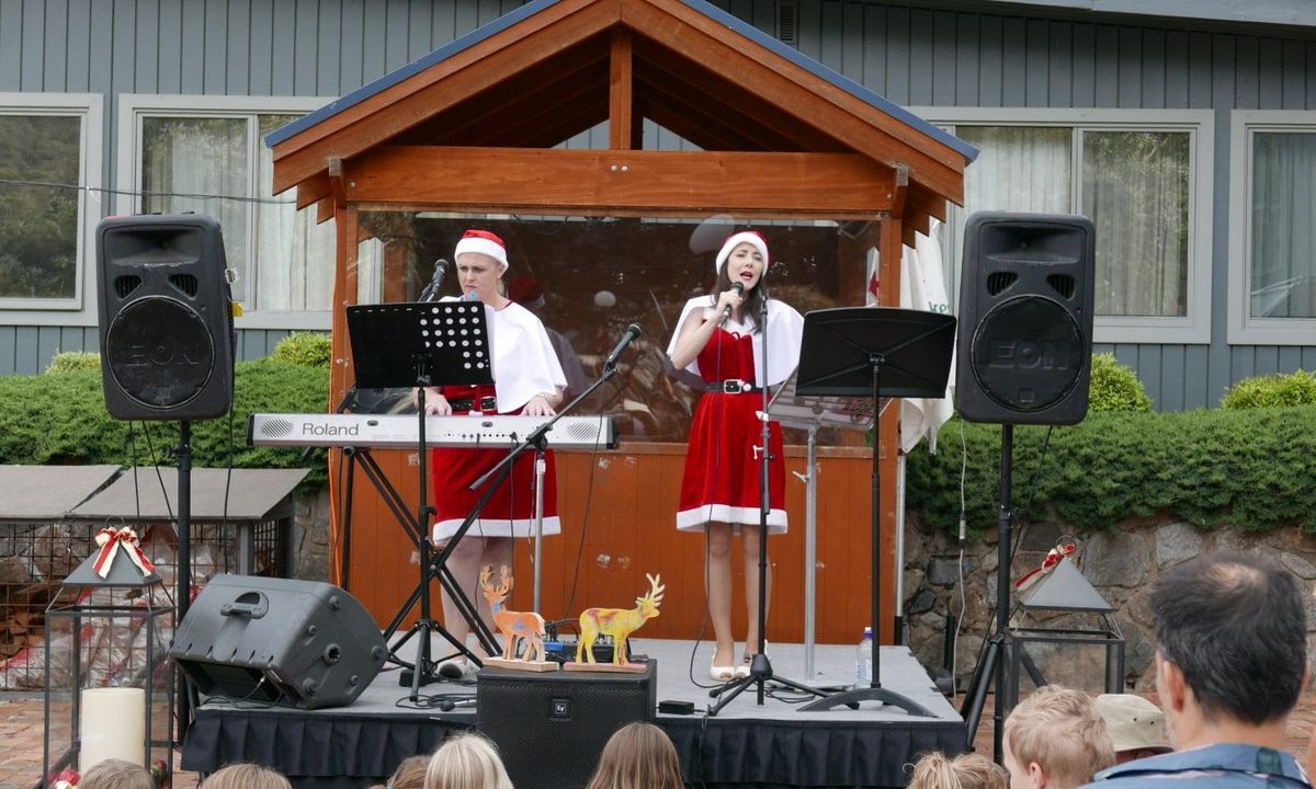 Christmas Eve Carols Post feature image