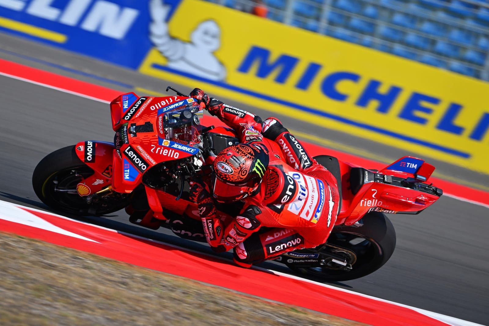 Indonésie, Sprint MotoGP : Martin faute, Bagnaia en profite, chapeau Zarco !