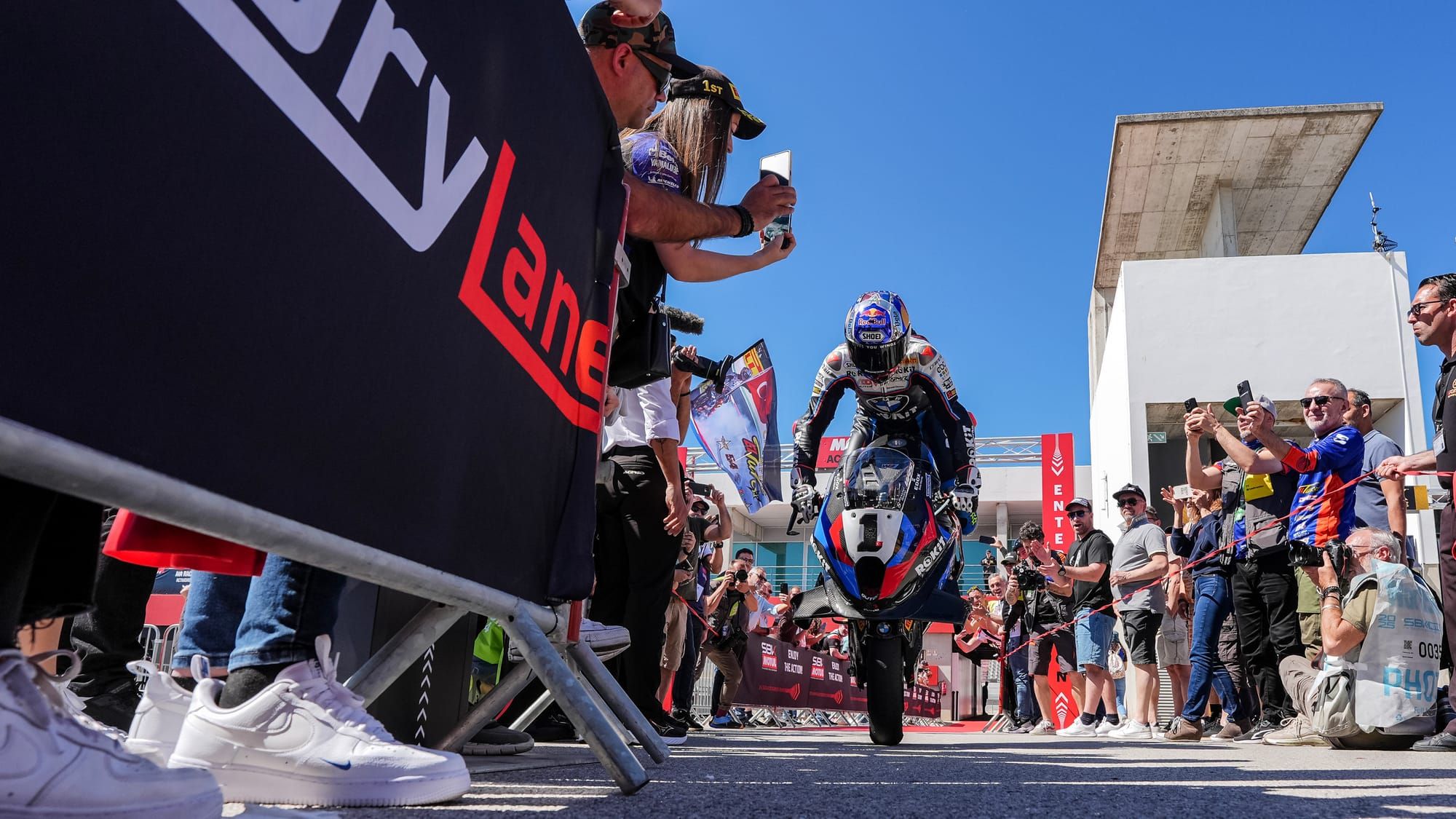 SBK Portimao : Duel à couper le souffle entre Razgatlioglu et Bulega !