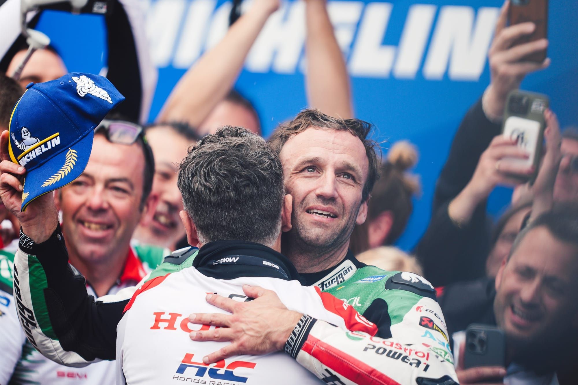 Johann Zarco : Photos d'une victoire LÉGENDAIRE