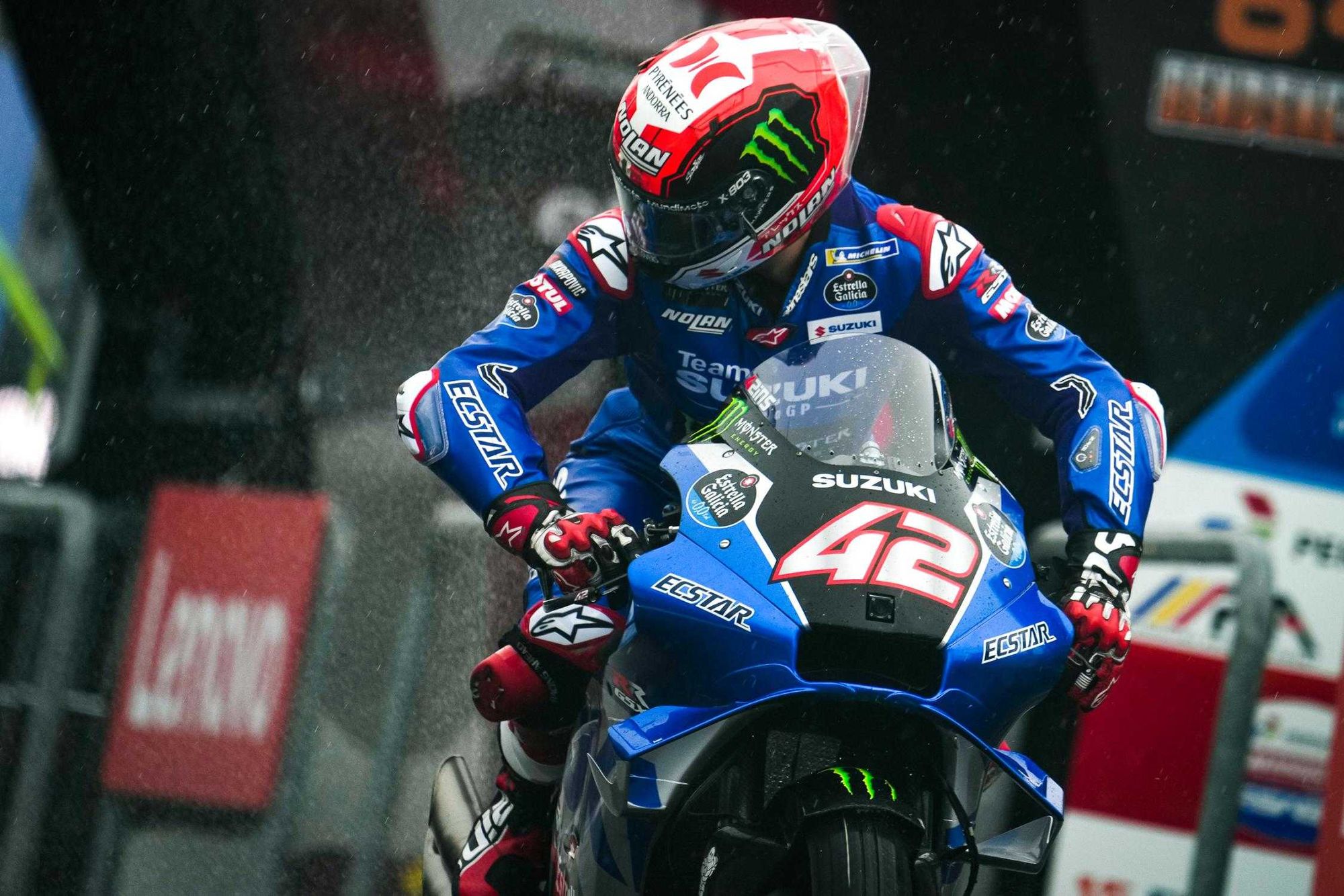 Rins dans le top-10 malgré la douleur