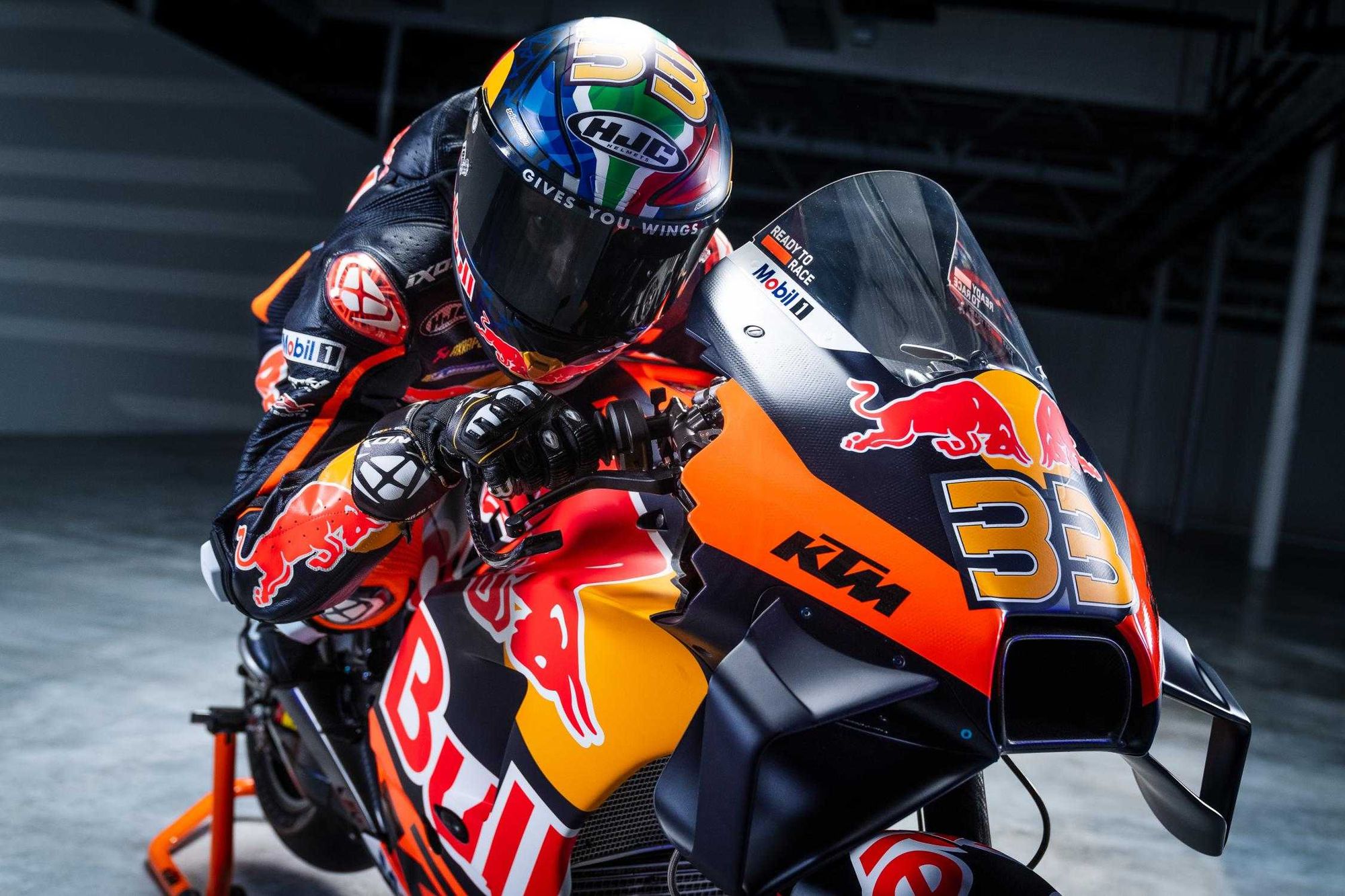 GP'23 : J-33 avec Brad Binder #33