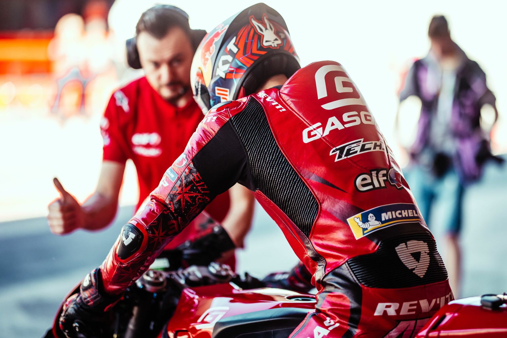 Fernandez toujours pilote KTM si Acosta le remplace ?