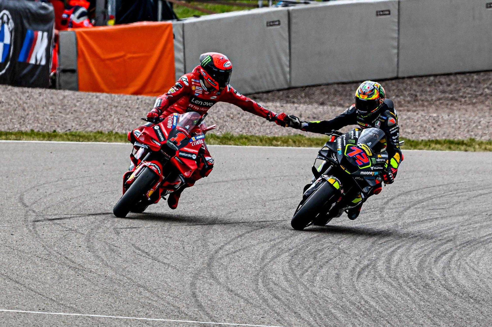 « Je mérite une moto officielle » : Bezzecchi demande la GP24 en 2024