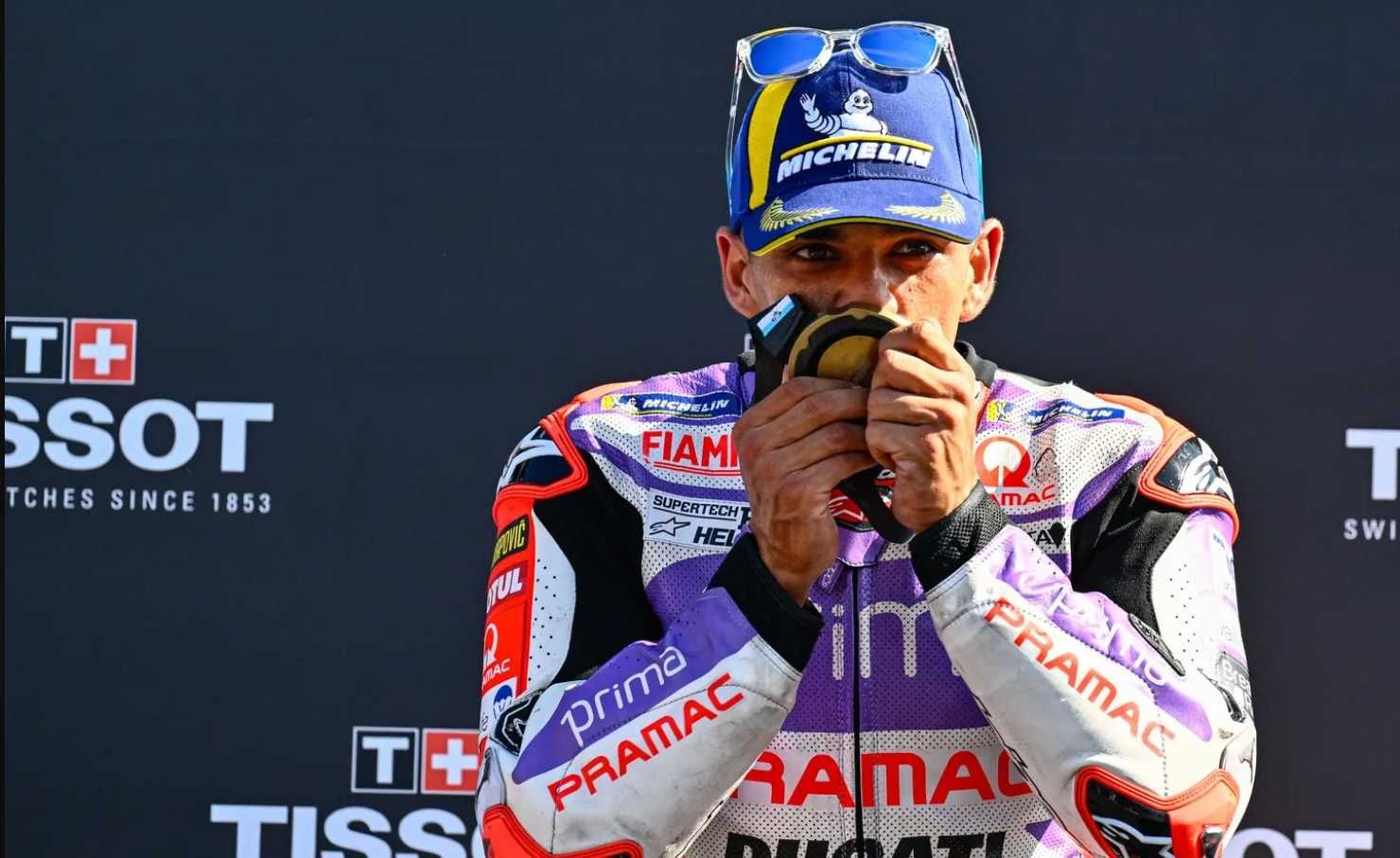 Martin mène la chasse au Bagnaia