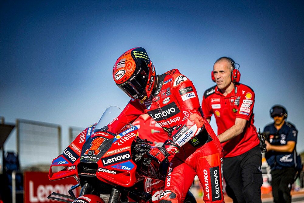 Mauvais choix de pneus pour Bagnaia à Valence : « Je me battrai pour le podium dimanche »