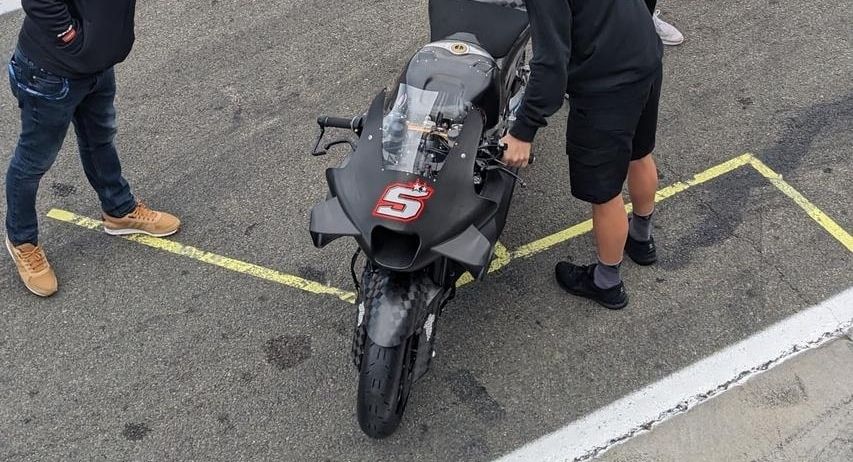 Test Valence, 10h : C'est parti... Personne en piste !