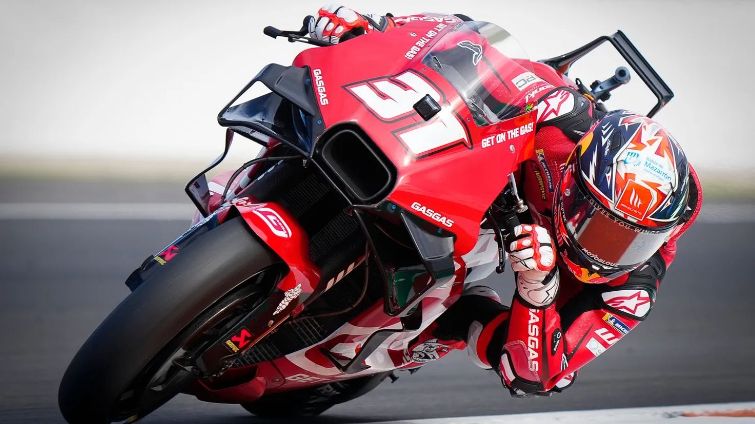 « J'avais l'impression de voler ! » : Acosta découvre la KTM MotoGP