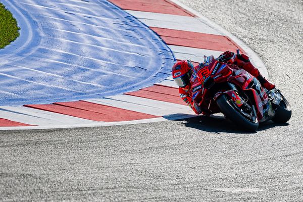 Marquez résiste à Bezzecchi et gagne à Misano