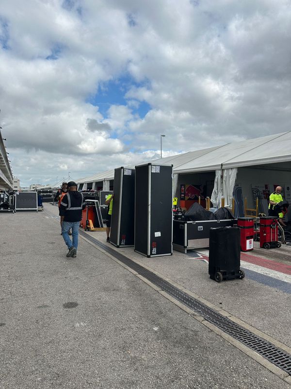 Les caisses sont arrivées à Austin