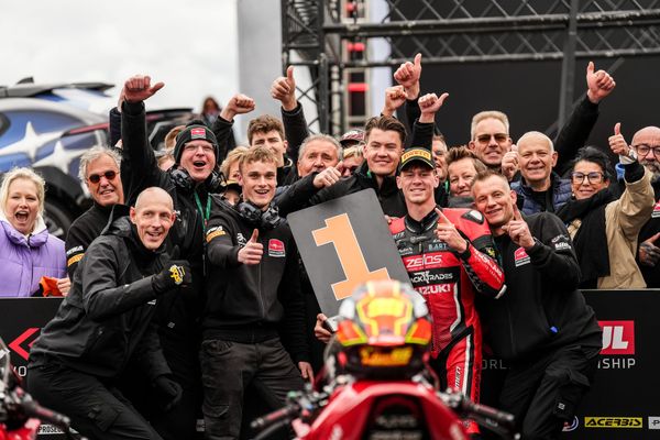 Ferre Fleerackers fait résonner la première Brabançonne en Sportbike