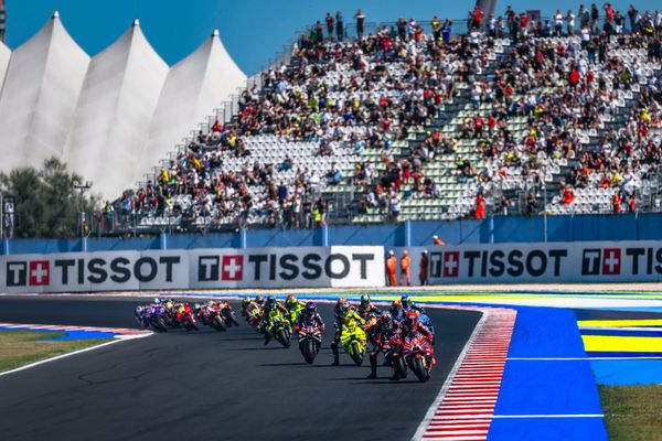 Marquez signe le doublé et prend les commandes du championnat