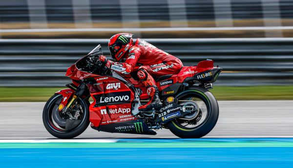 Valence, Q1 : Bagnaia tombe le record et passe en Q2 !