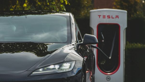 Are all EV-drivers this stupid?