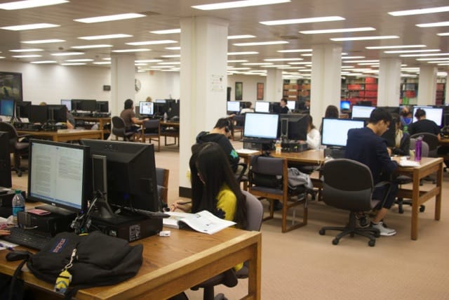 University of Iowa students use the computer lab in the main library on Sept. 15, 2014. Students are back on campus for the start of the 2014-2015 school year.