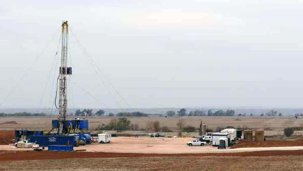 A horizontal drilling rig managed by Woolsey Operating Company LLC in Kansas.