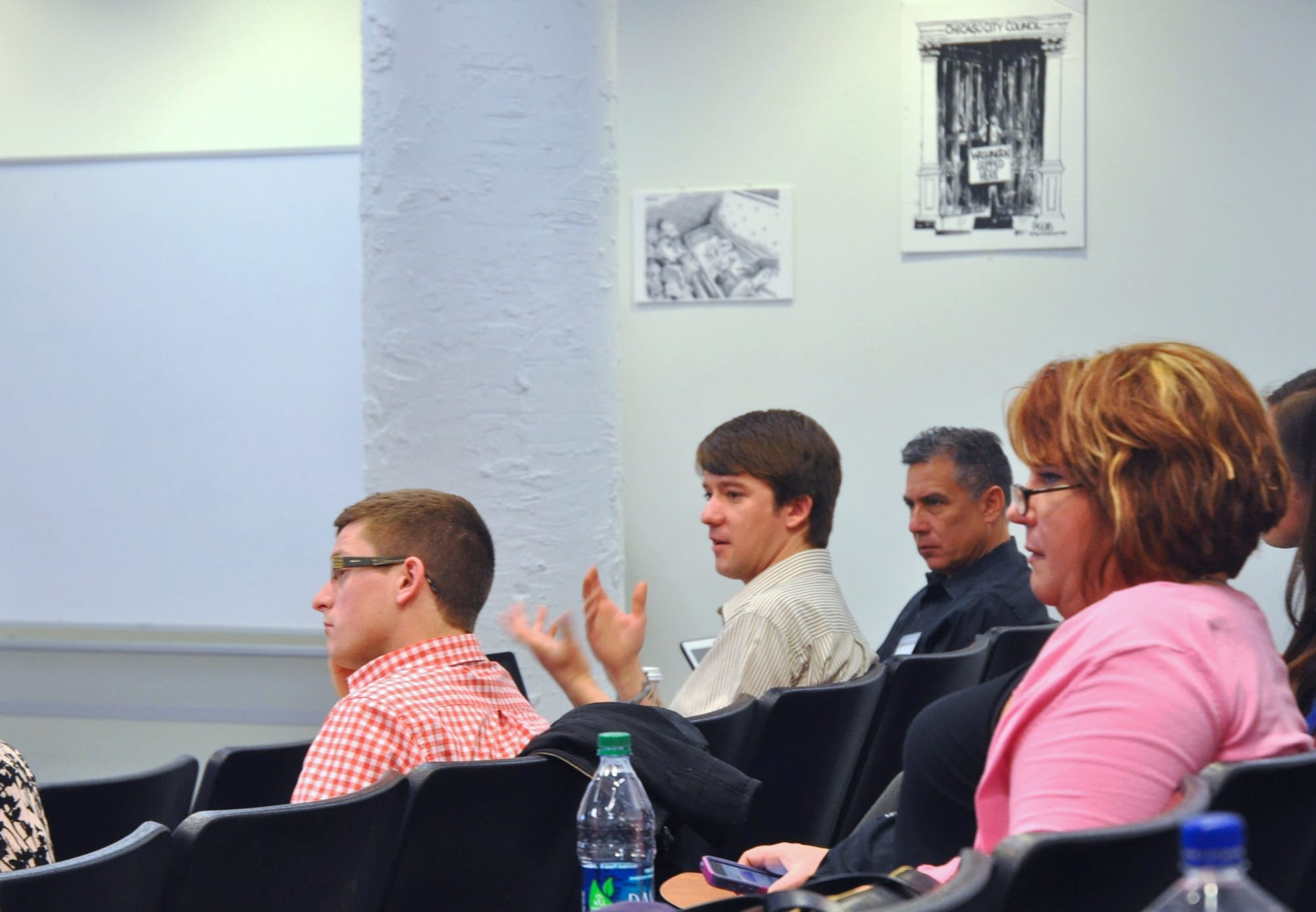 The Midwest Center for Investigative Reporting's "Covering the U.S. Visa System in Your Own Backyard" workshop was held April 10 - 12 at Columbia College in Chicago. Here, fellows ask speaker Mike McGraw questions on visa reporting.
