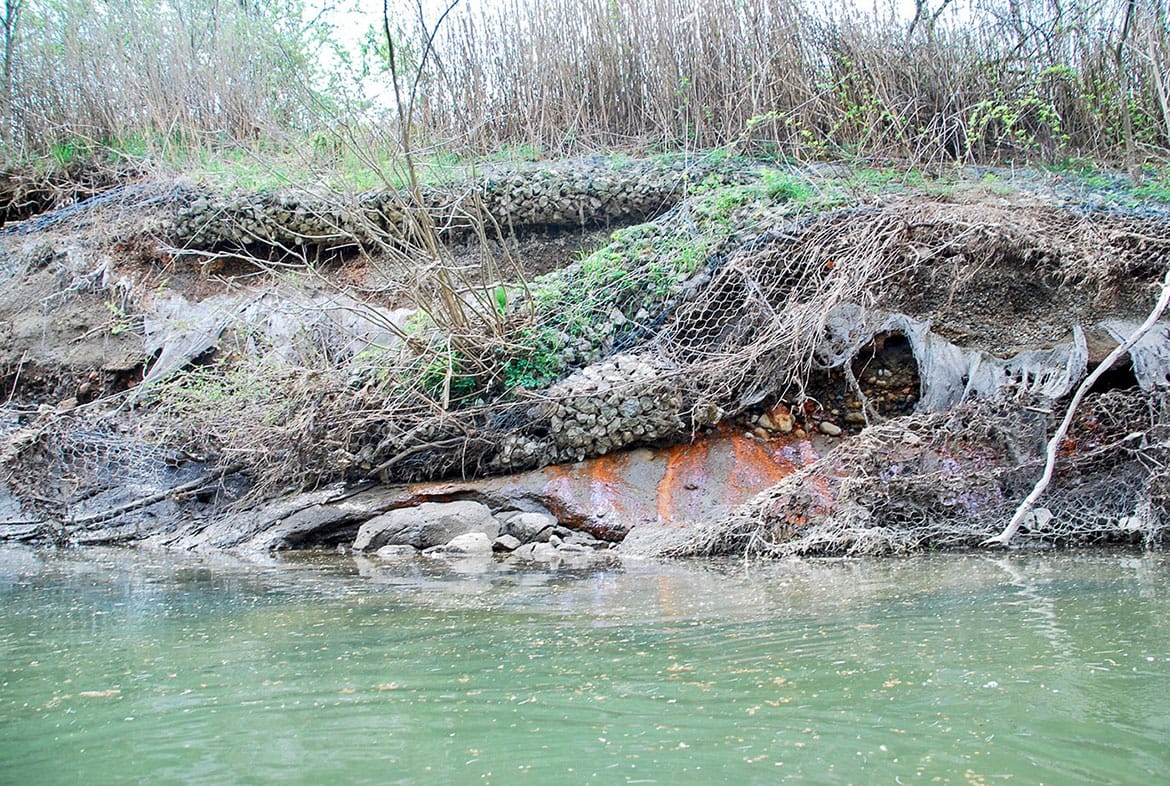 Erosion on the bank of the Middle Fork River near the Dynegy coal ash ponds