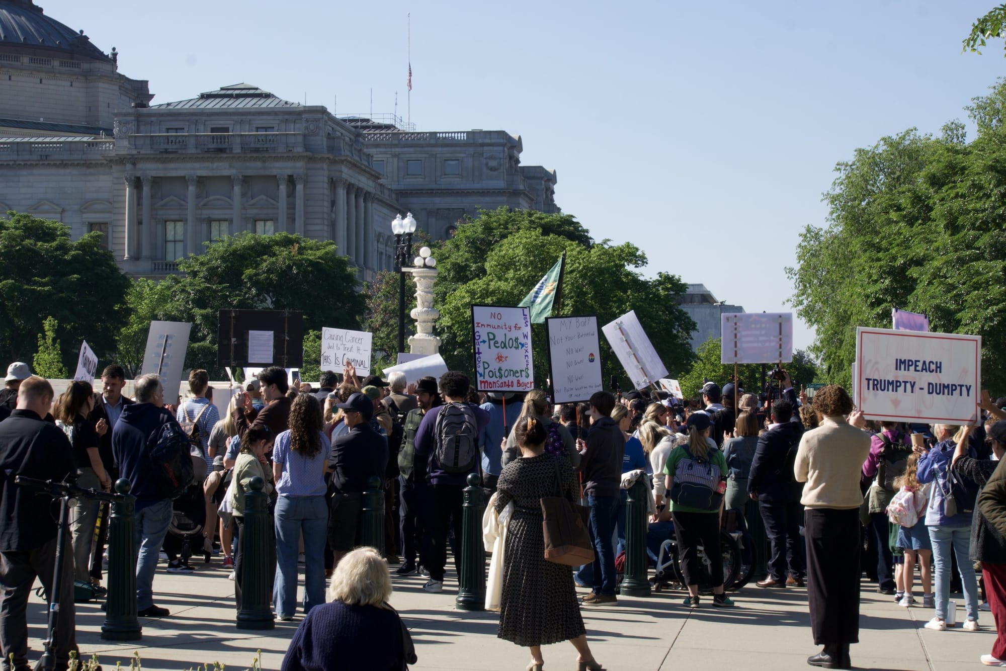 Monsanto argues for lawsuit immunity in case before Supreme Court