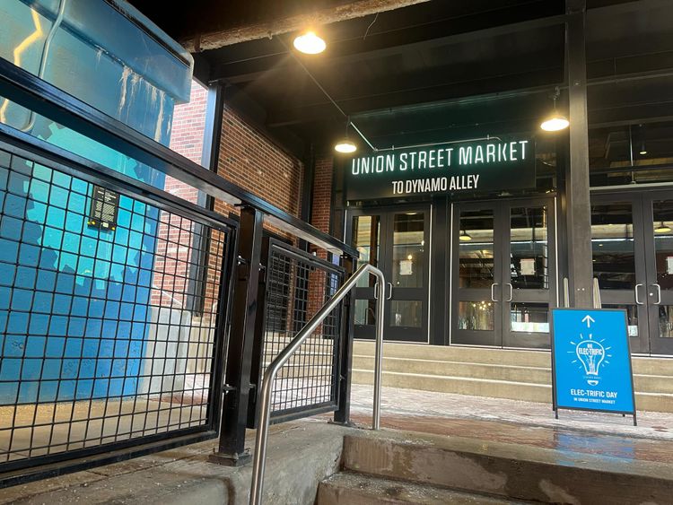 Reader question: Can the public (or the city) 'intervene' to salvage Union Street Market?