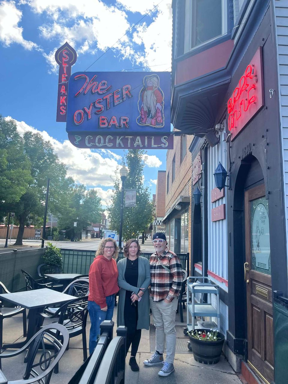 A modern take on a Fort Wayne classic: Oyster Bar dishes on its new menu + cocktails