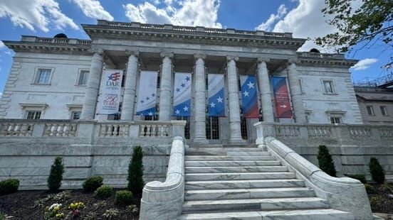 How to Research at the DAR Library in Washington, D.C.: A Genealogist's Guide