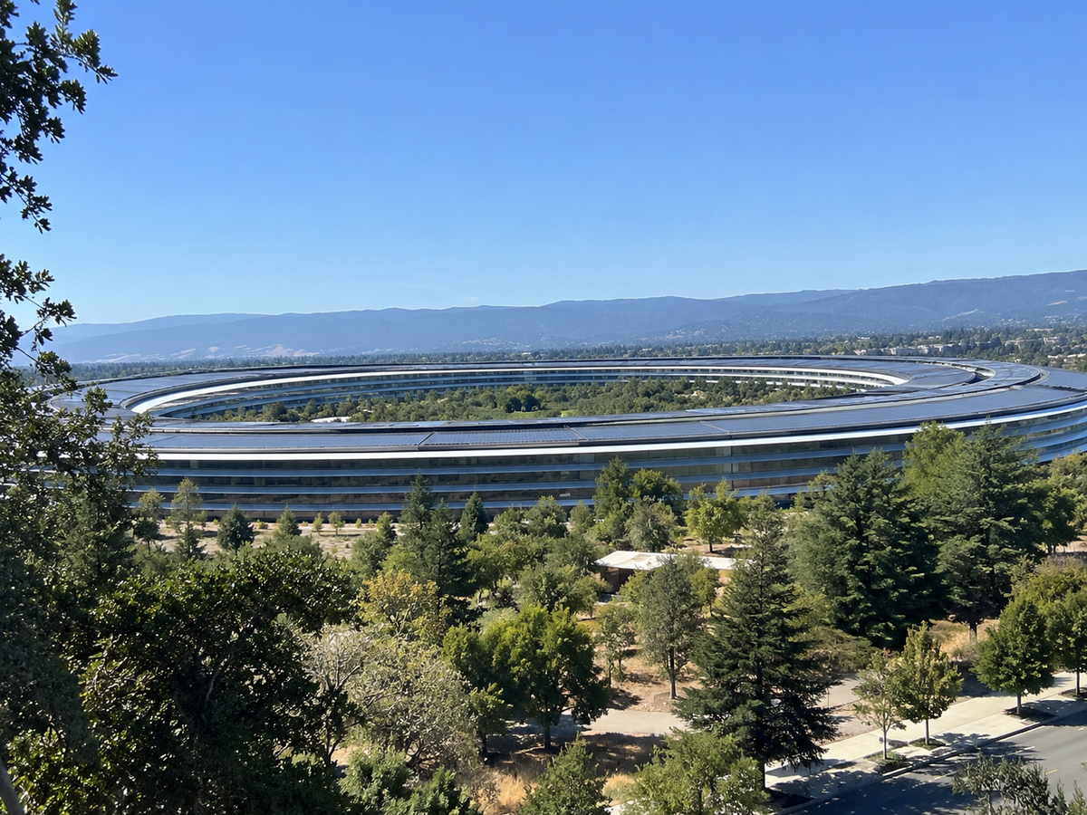 A NEW ERA AT APPLE PARK — John Ternus Debuts the Foldable iPhone!
