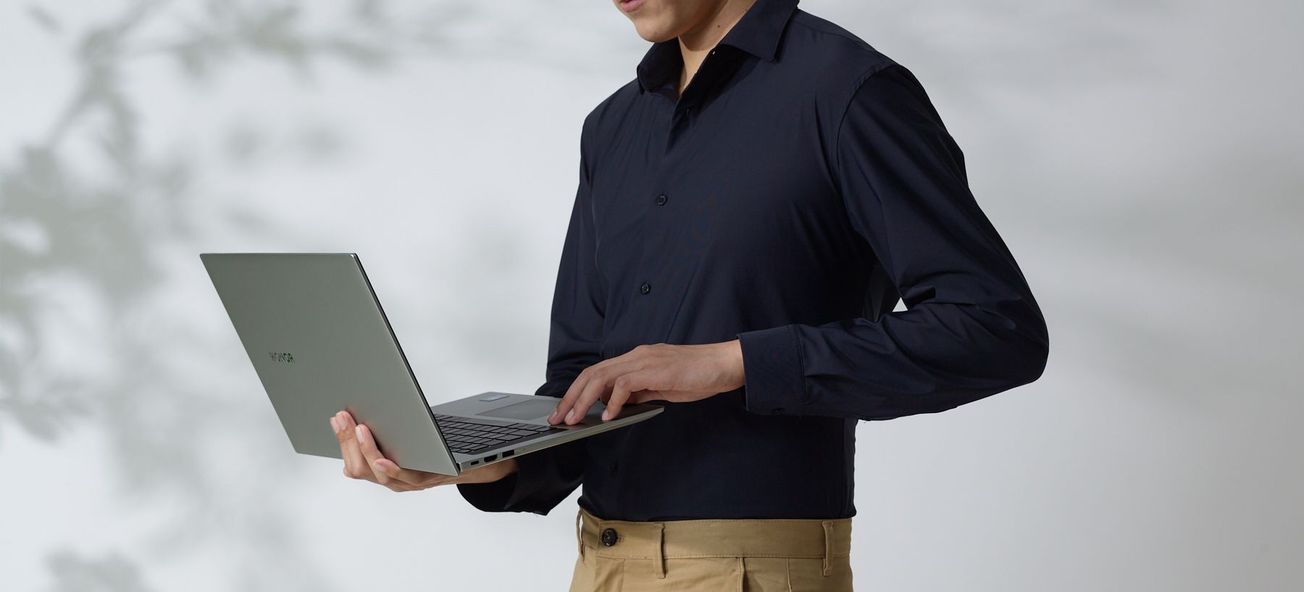 Así de fácil es llevar el home office al siguiente nivel con HONOR e Intel