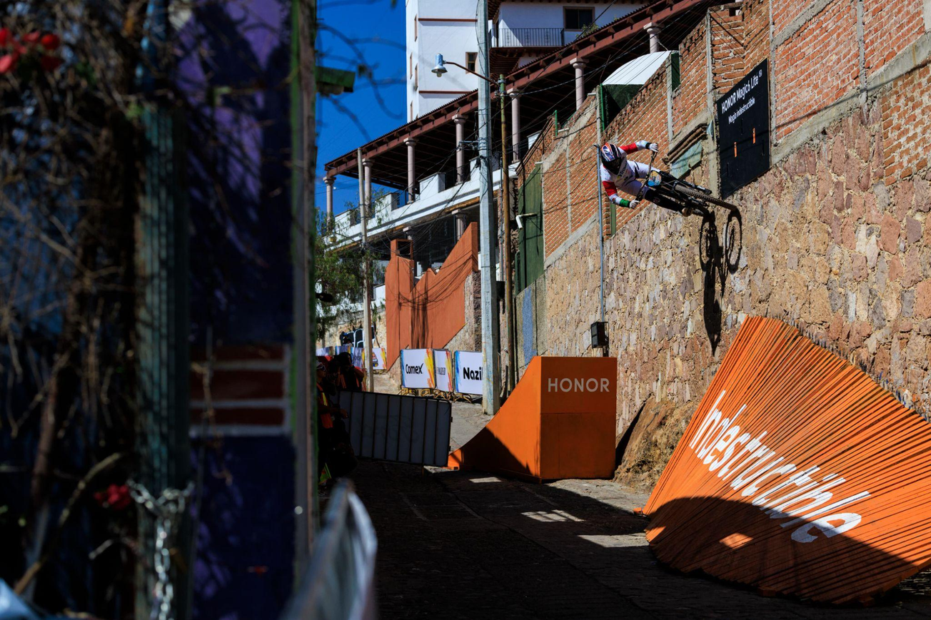 HONOR pone a prueba al HONOR Magic6 Lite en el evento Red Bull Cerro Abajo Guanajuato 2024