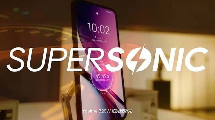 Realme presenta su potente carga de 320W