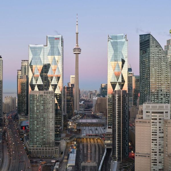 WilkinsonEyre Completes Toronto's CIBC Square with Elevated Park