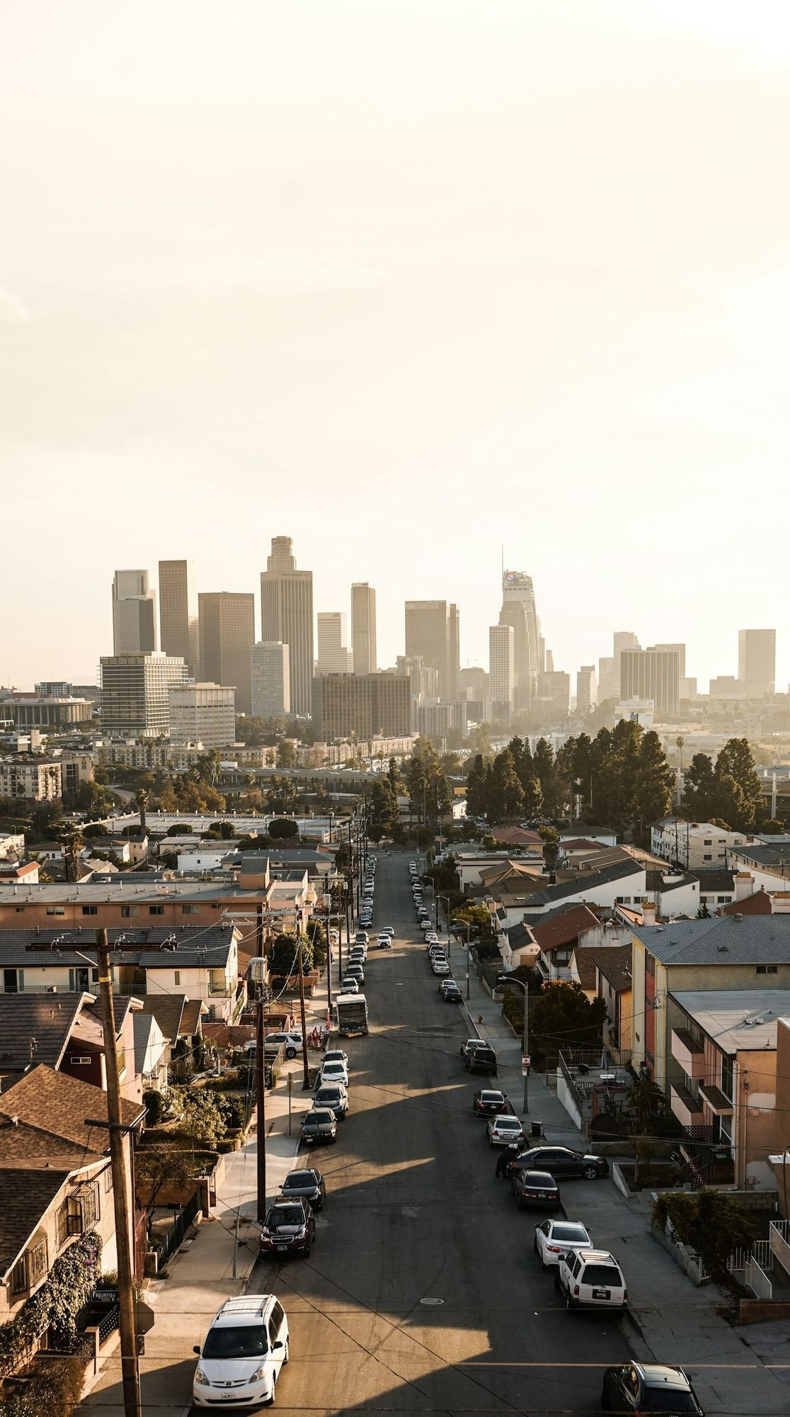 Best Facelift Surgeons in Los Angeles (2025 Guide)