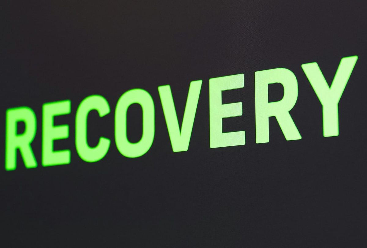 What to Expect During Plastic Surgery Recovery: A Complete Timeline Guide (2025 Guide)