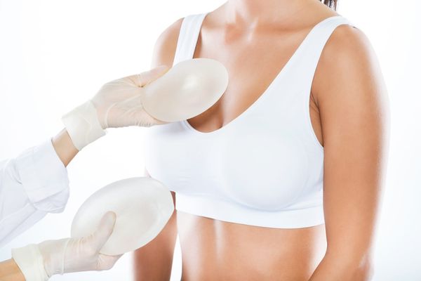 Saline vs. Silicone Implants in Tampa: Which is Right for You?