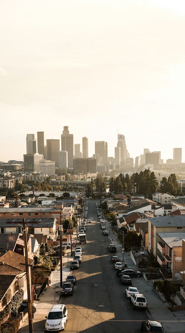 Best Facelift Surgeons in Los Angeles (2025 Guide)