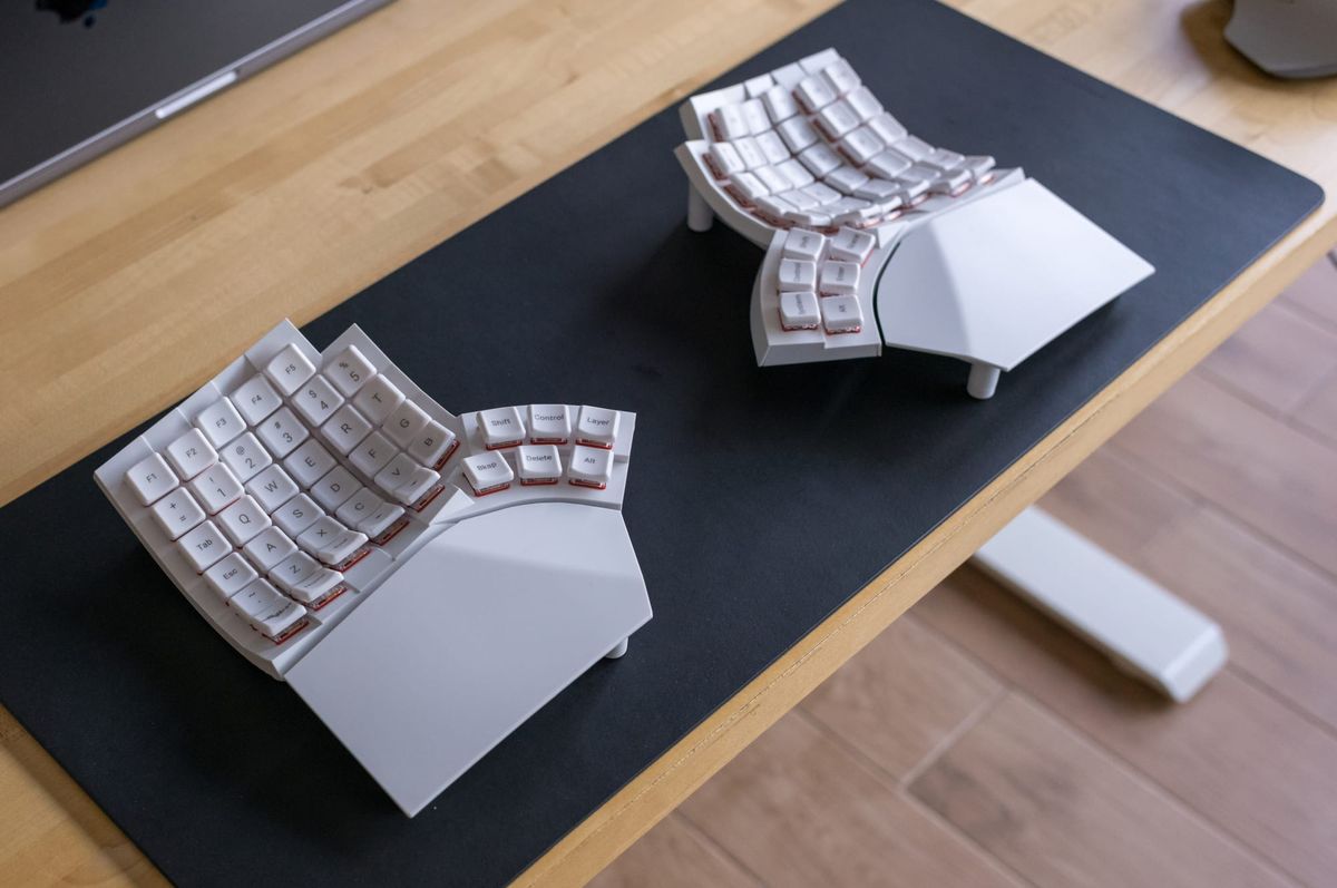 MoErgo Glove80 Revision2 左右分割型キーボード 静音桜 MoErgo Glove80 Go60 Split Ergonomic Keyboard