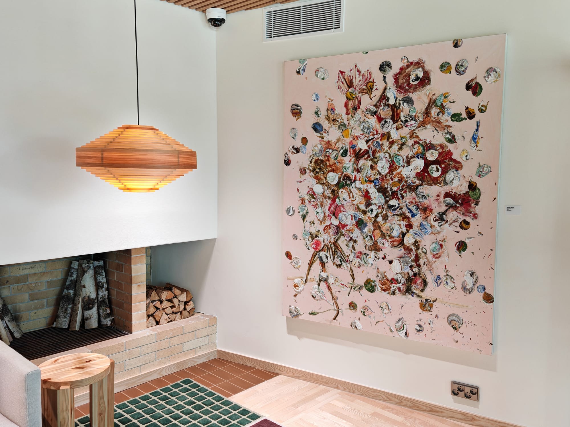 Heikki Marila and Peter Frie artworks in the presidential residence’s takkahuone (fireplace room).