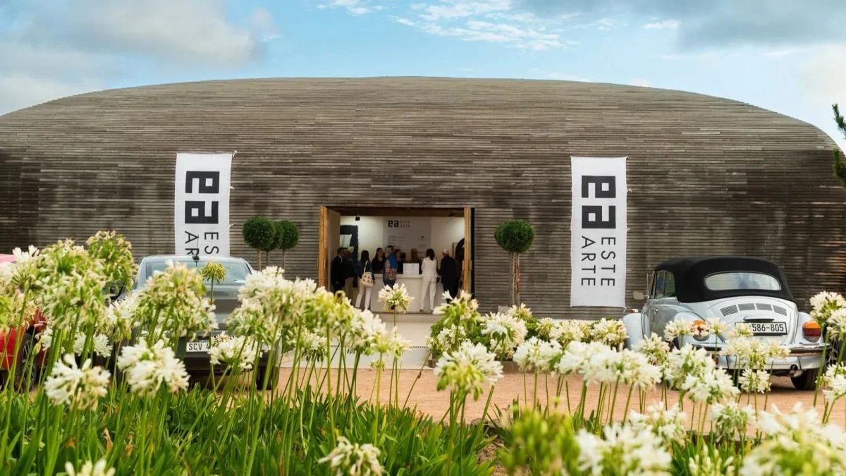 Exterior view of Pavilion VIK in José Ignacio, Uruguay, the main venue of ESTE ARTE, set within a coastal landscape.