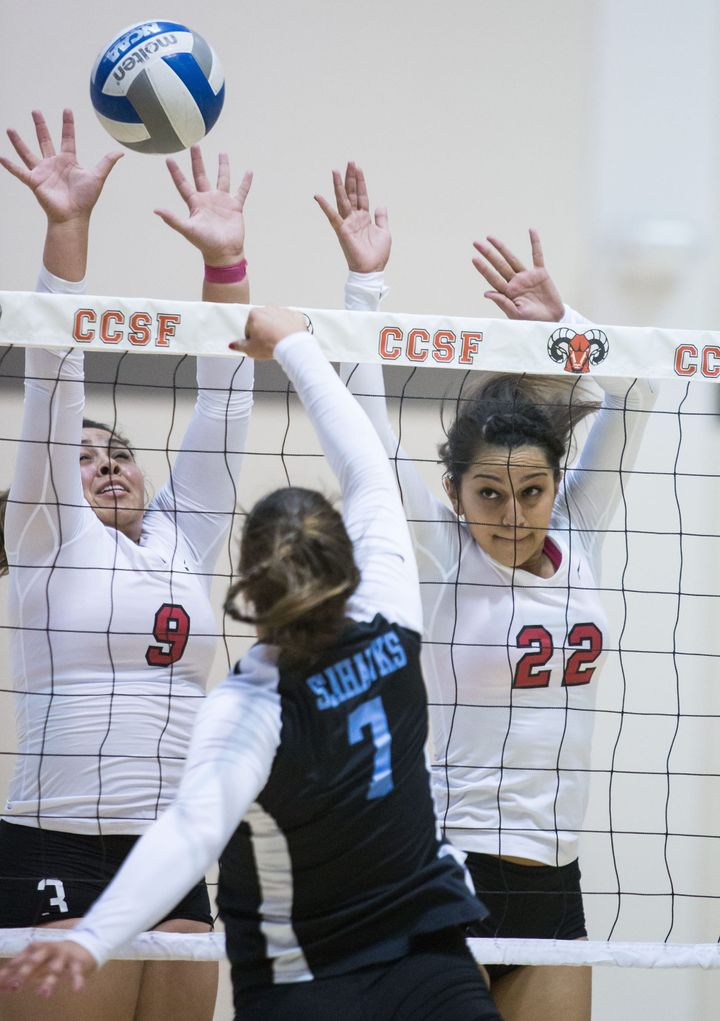 Seahawks Snap Rams Streak with 3-0 Set Win