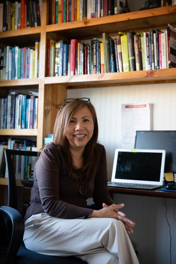 Professor Vivian Faustino-Pulliam Brings Home an Educator of the Year Award