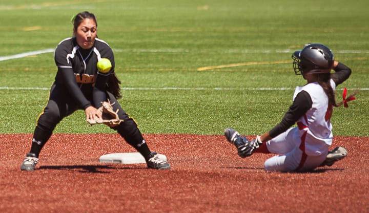 7_photo_sports_softball_mejia-1