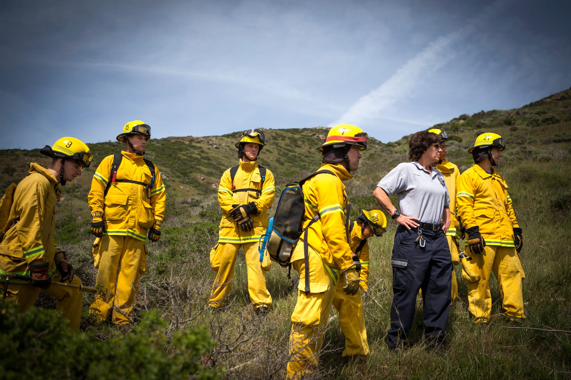 Alpha squad from City College’s Fire Fighter One Academy’s Class 15 prepare for a progressive hose lay at San Bruno Mountain State Park on Saturday, March 21, 2015. (Photo by Nathaniel Y. Downes/The Guardsman)