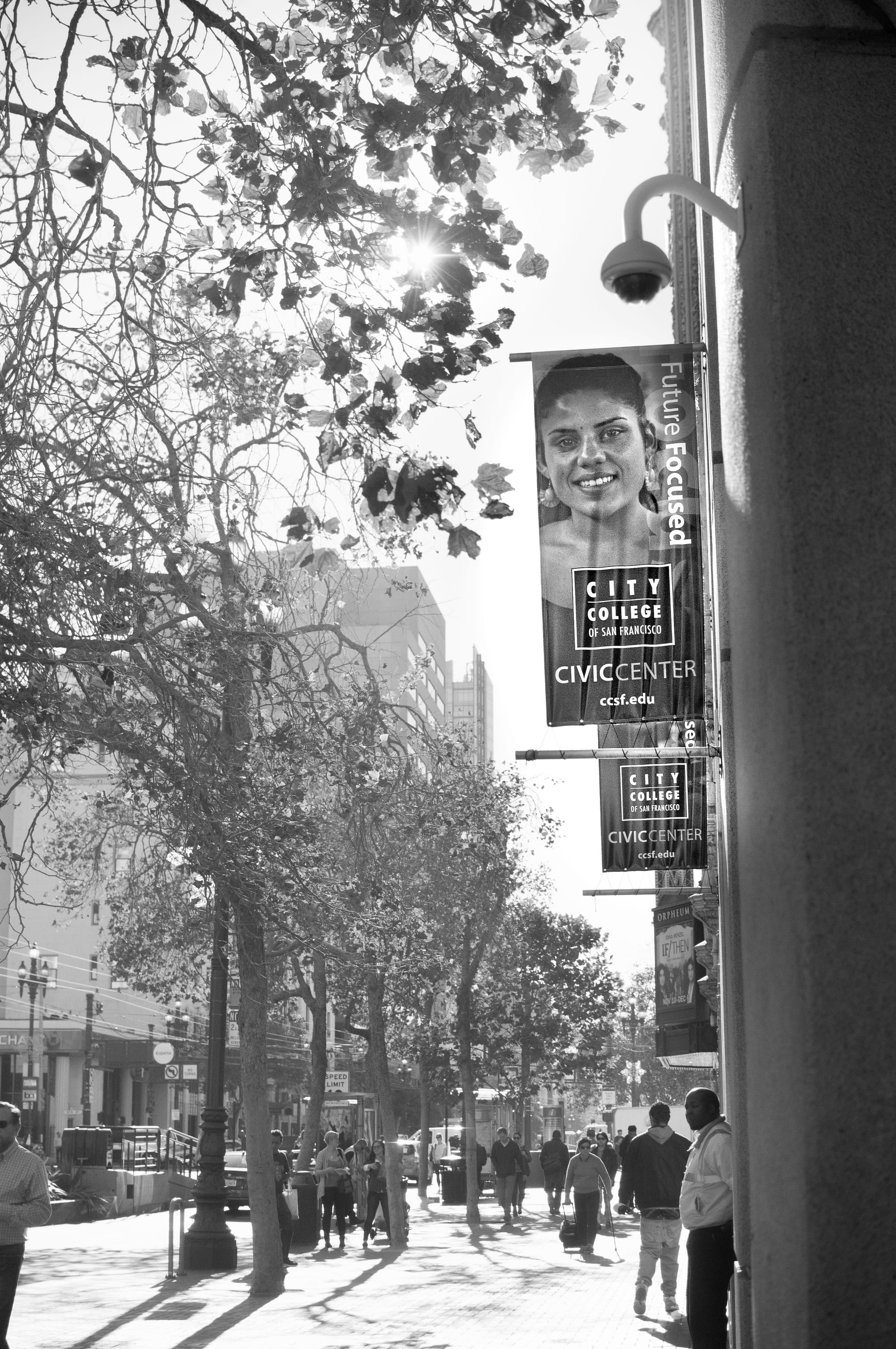 City College of San Francisco banners outside the Market Street building on Friday, Nov. 13, 2015. (Photo by Otto Pippenger/The Guardsman)