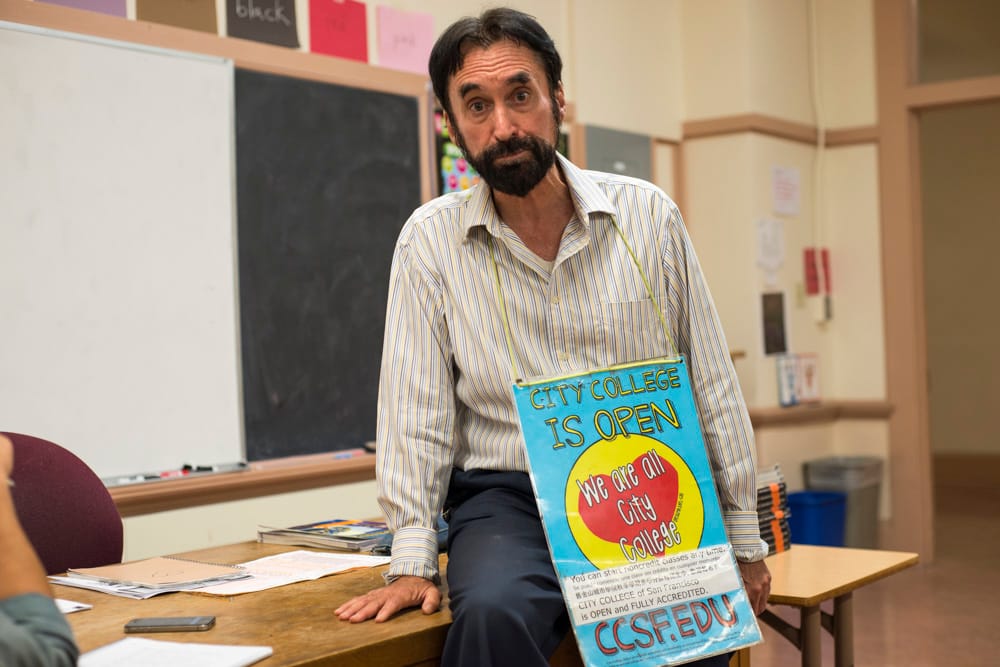 Part-time ESL Instructor Danny Halford visits Gallagher’s classroom to discuss the pay disparity between part-time and full-time faculty. Wednesday, Oct. 28 2015. (Photo by Yesica Prado/The Guardsman)