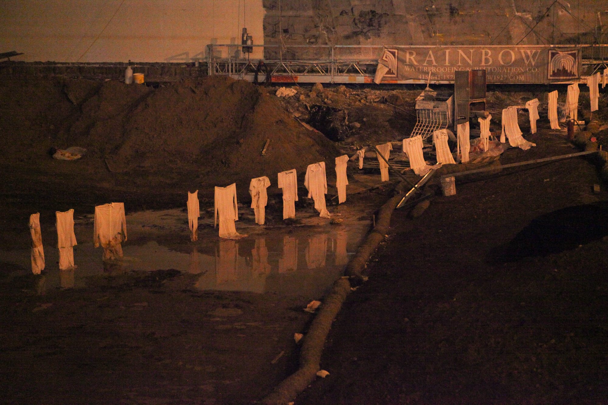 Lines of clothing hang at the old building on 22nd and Mission St. on Nov. 3, 2016. (Photo by Cassie Ordonio/The Guardsman)