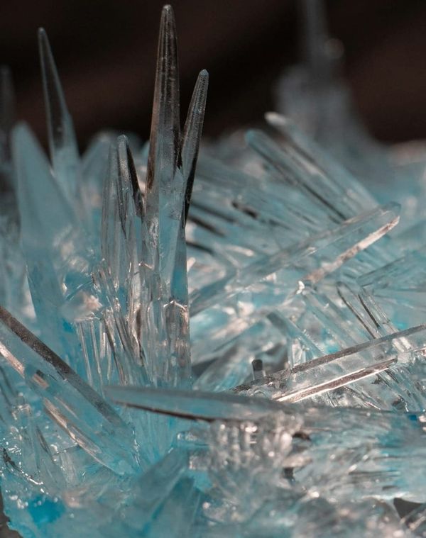 🚀 Crystals Without Gravity: When Molecules Go on a Space Holiday