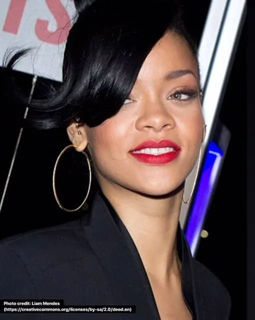 Rihanna, photo by Liam Mendes Liam Mendes [CC BY-SA 2.0 (https://creativecommons.org/licenses/by-sa/2.0)]