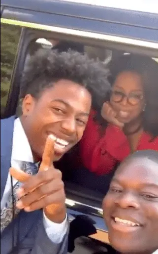Oprah buys a fan a new phone (Photo: @BigDon0/Twitter)